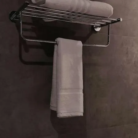 Berth 1 Savynomad Harbour Residences Bormla Quiet, Curated Heritage, Ground Floor Retreat * Cospicua