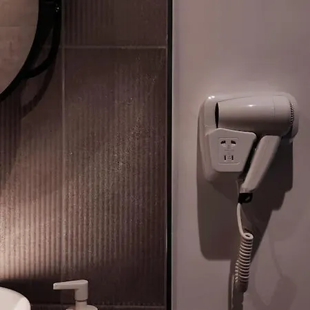 Berth 1 Savynomad Harbour Residences Bormla Quiet, Curated Heritage, Ground Floor Retreat * Cospicua