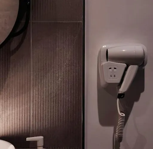 Berth 1 Savynomad Harbour Residences Bormla Quiet, Curated Heritage, Ground Floor Retreat * Cospicua